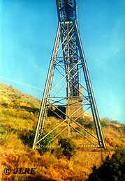 El otro pilar del puente de los Poyos